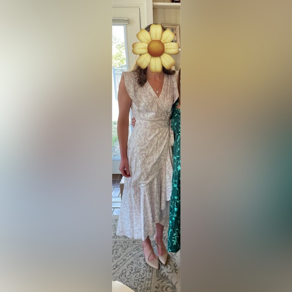 Lovely cotton wrap dress with pale floral pattern in gray & pink like new! - Picture 3 of 8